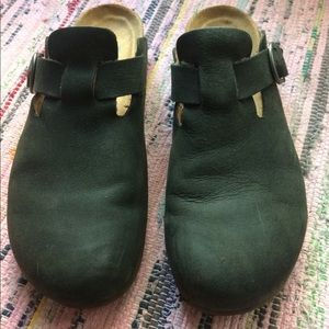 10 medium women’s leather Eastland GINA clog